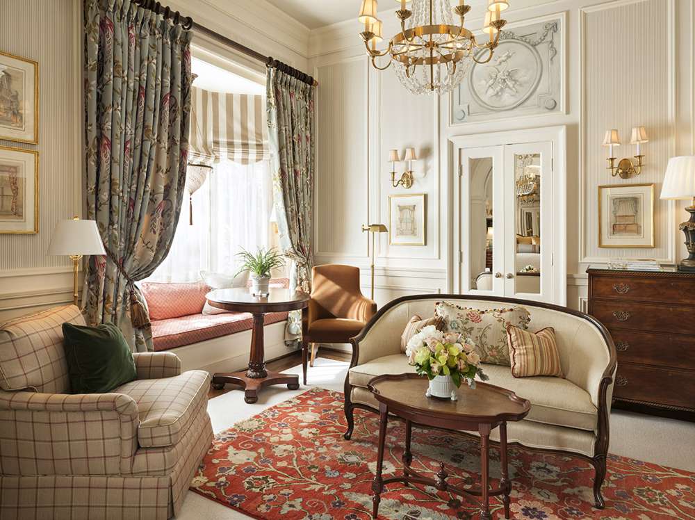 小华盛顿酒店6号套房的客厅