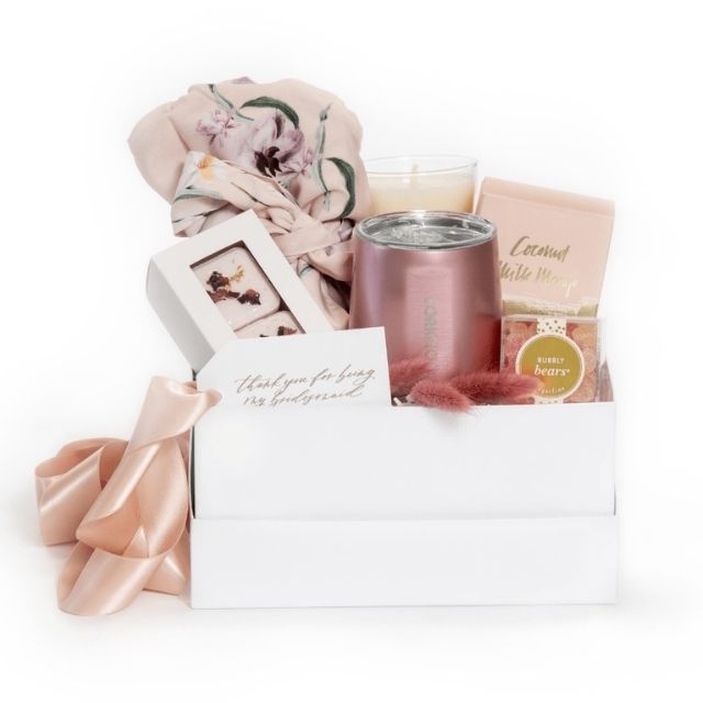 《新娘身边的玛丽戈德和格雷