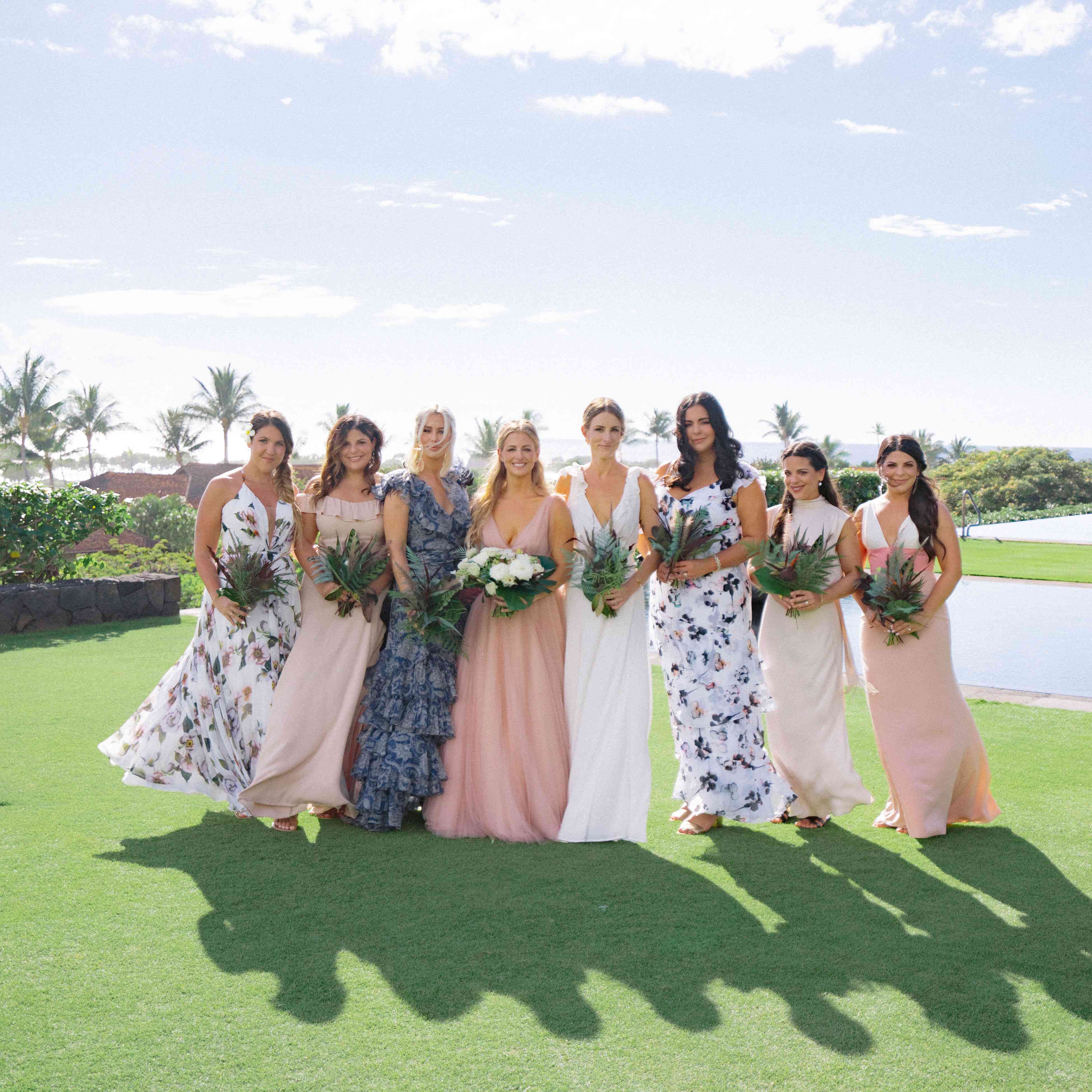 新娘和伴娘的肖像