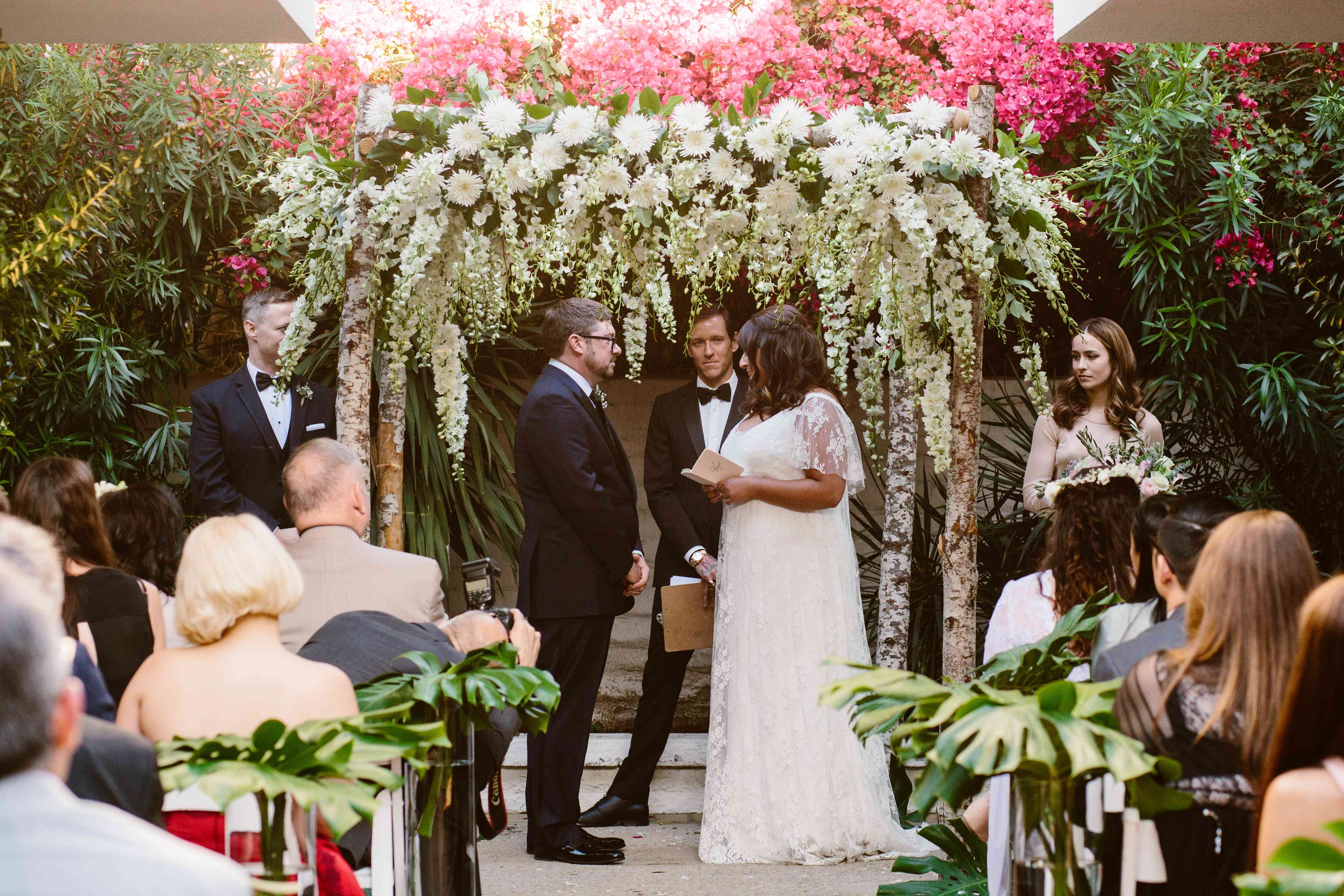 新娘和新郎互相表达誓言