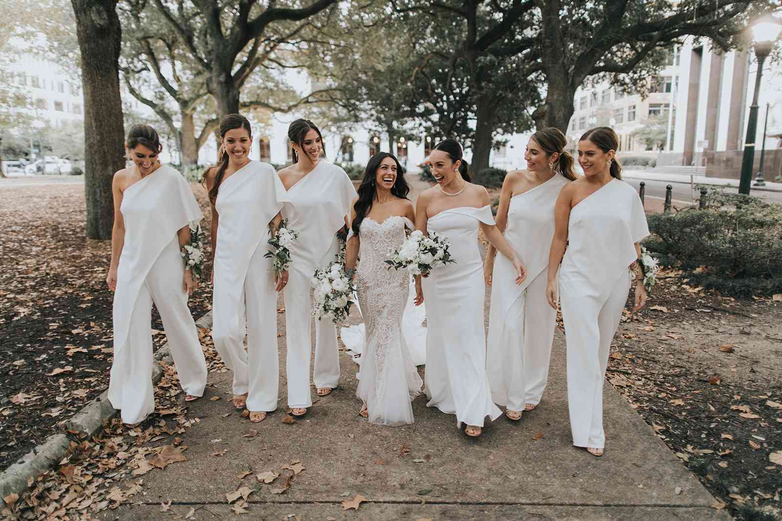 新娘and bridesmaids