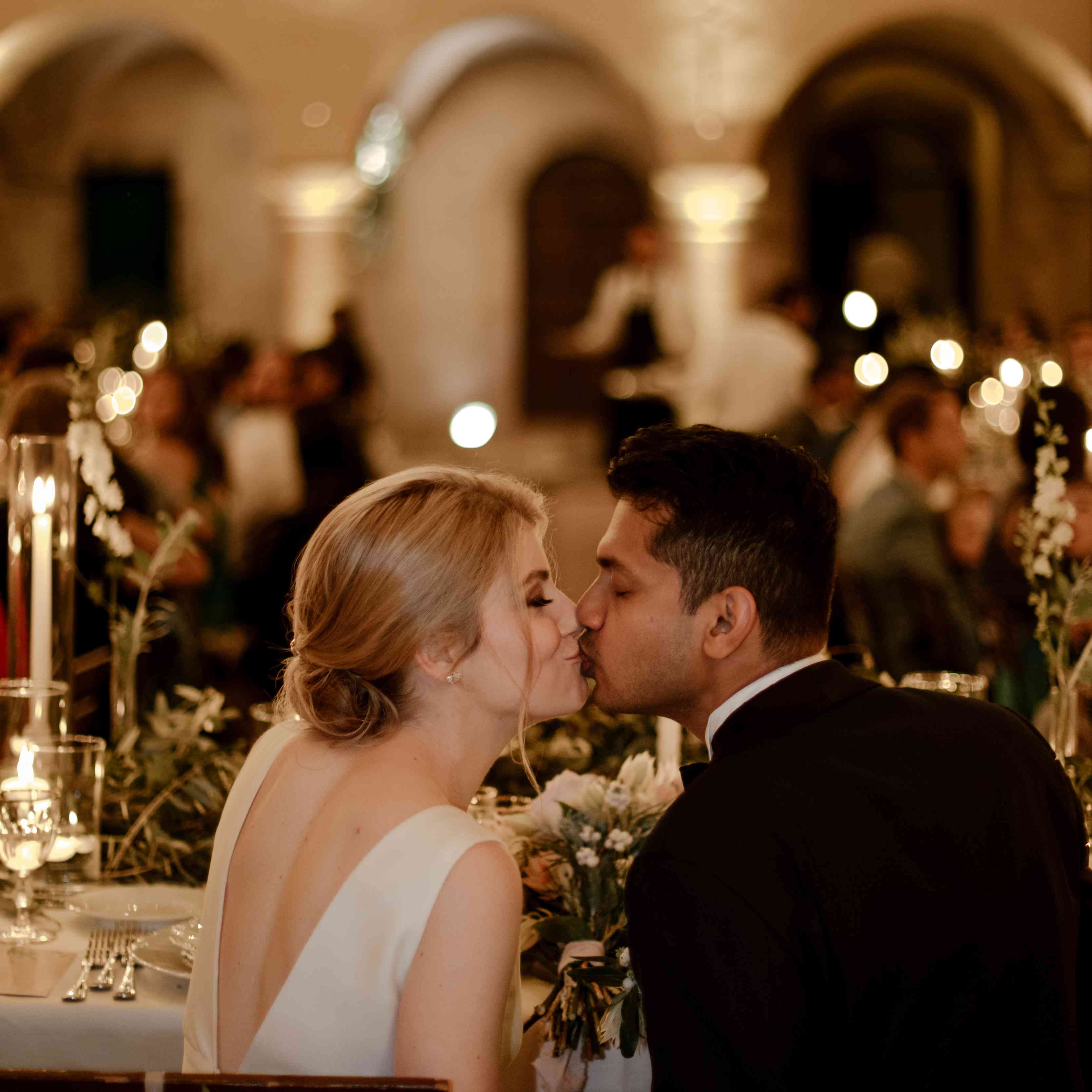 新娘在新郎的晚餐