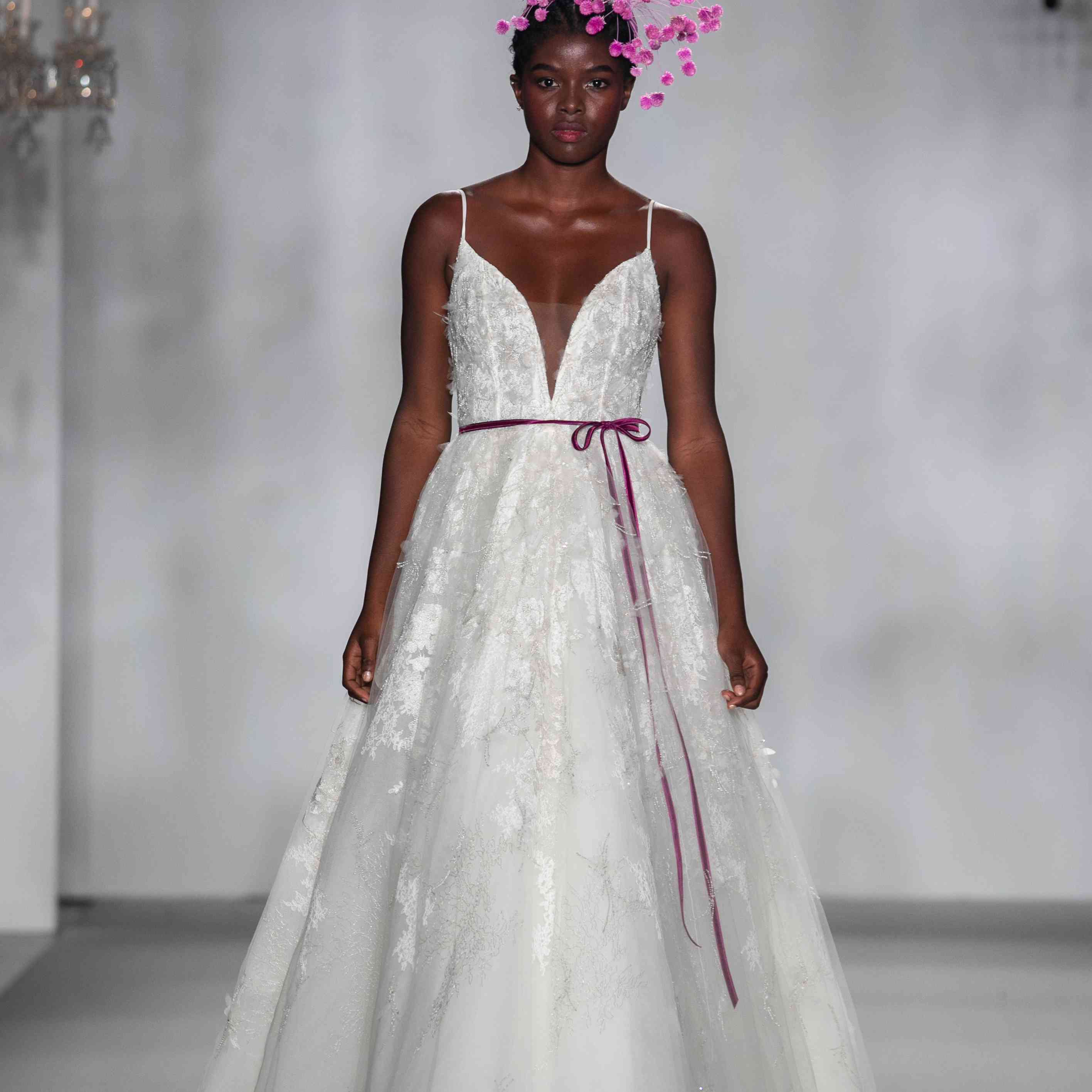 安妮·巴尔婚纱