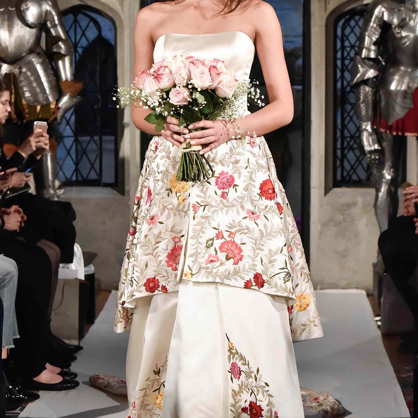 <P>的Oleg卡西尼婚纱弹簧2018 </ P>搜索结果