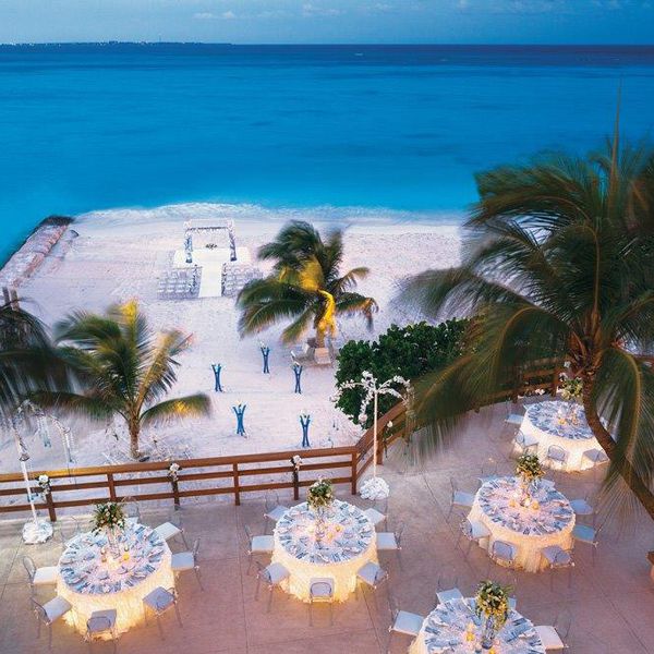 坎昆目的地婚礼“class=