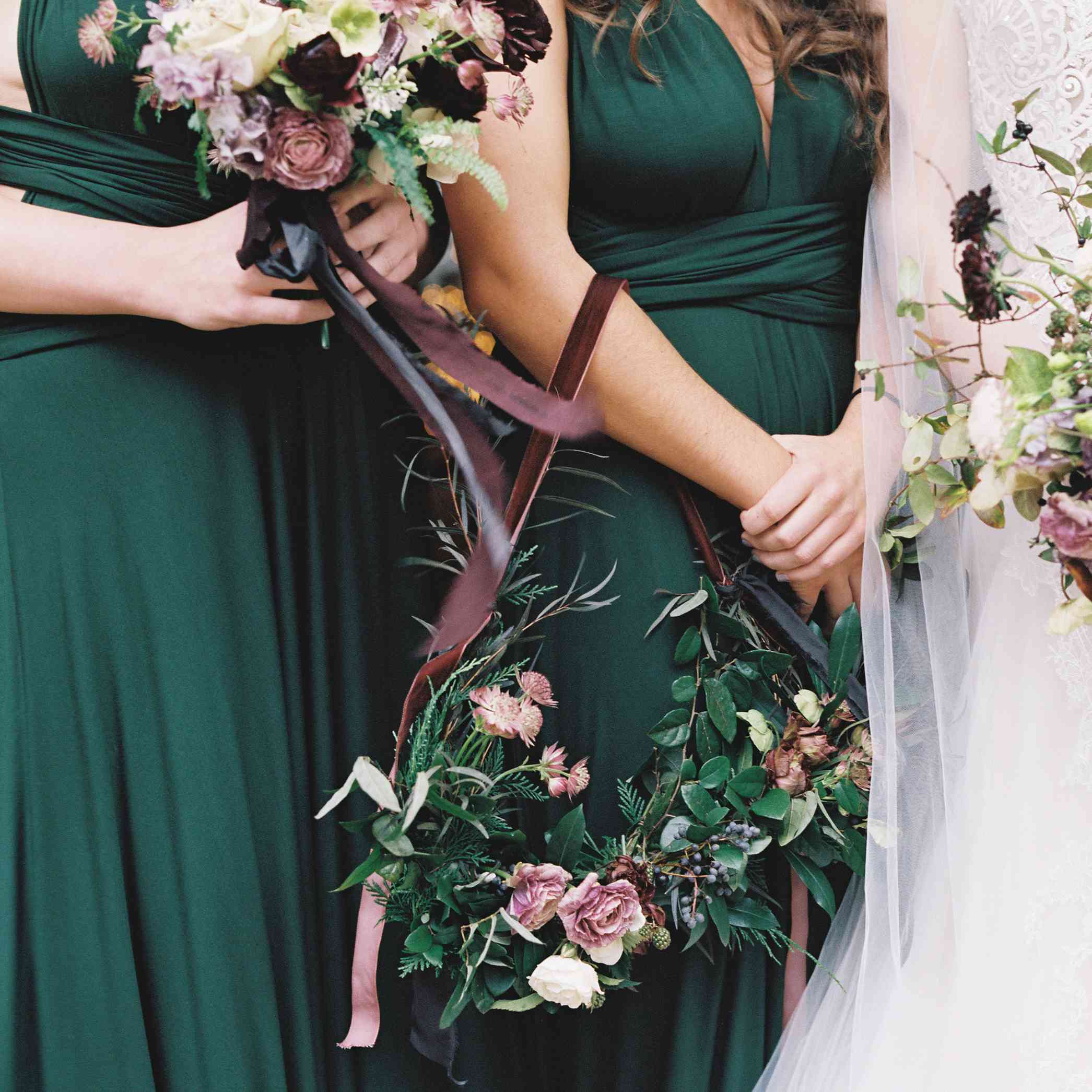 绿色的伴娘礼服