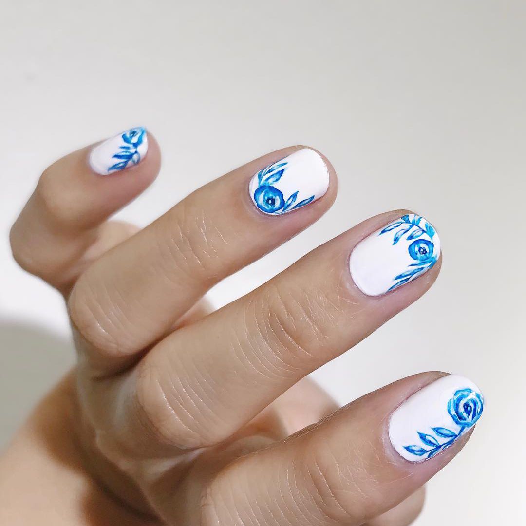 一些蓝色的花朵