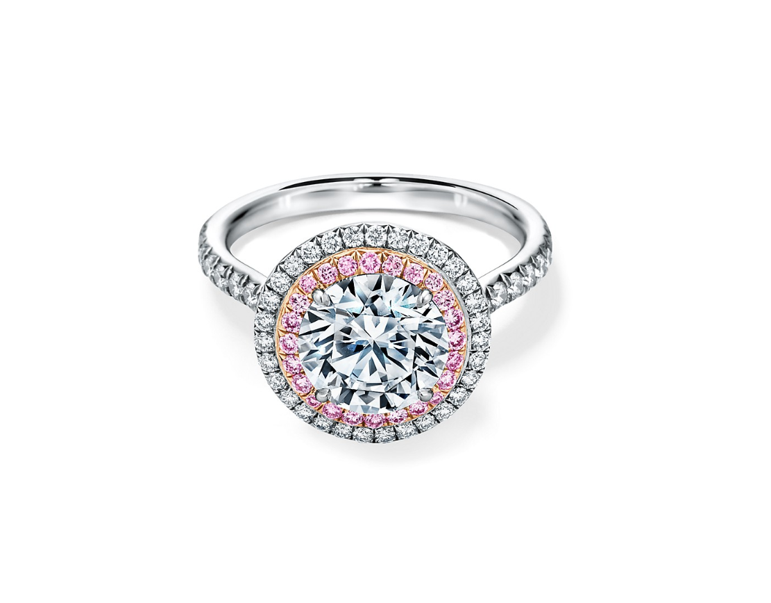 蒂芙尼公司Soleste®圆钻双光环订婚戒指与粉红钻石ld乐动官网