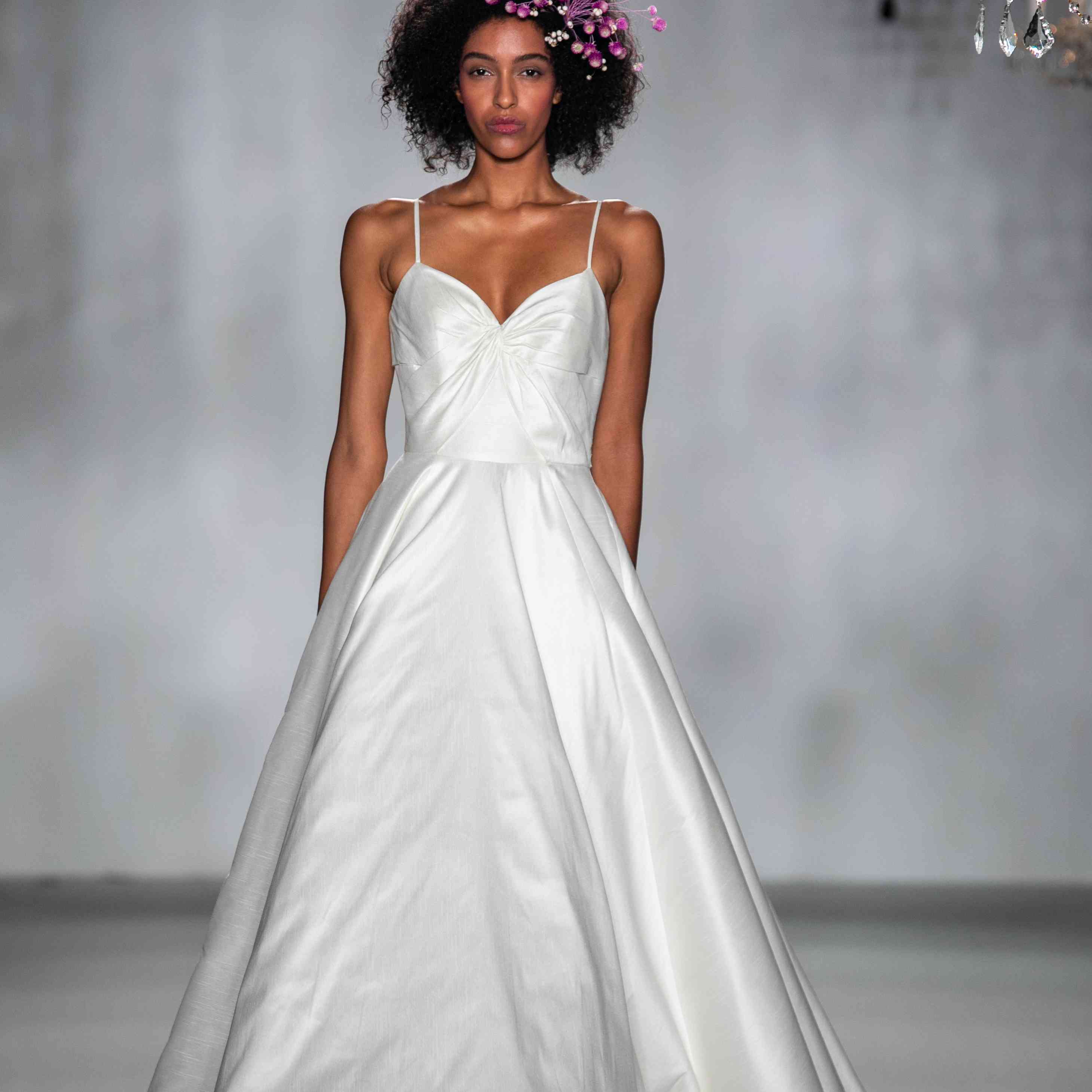 安妮·巴尔婚纱