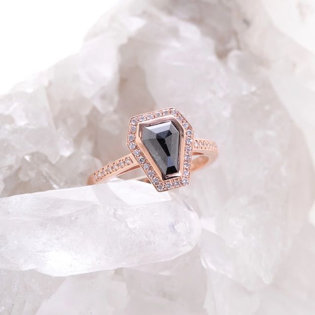 哥特式的订婚戒ld乐动官网指