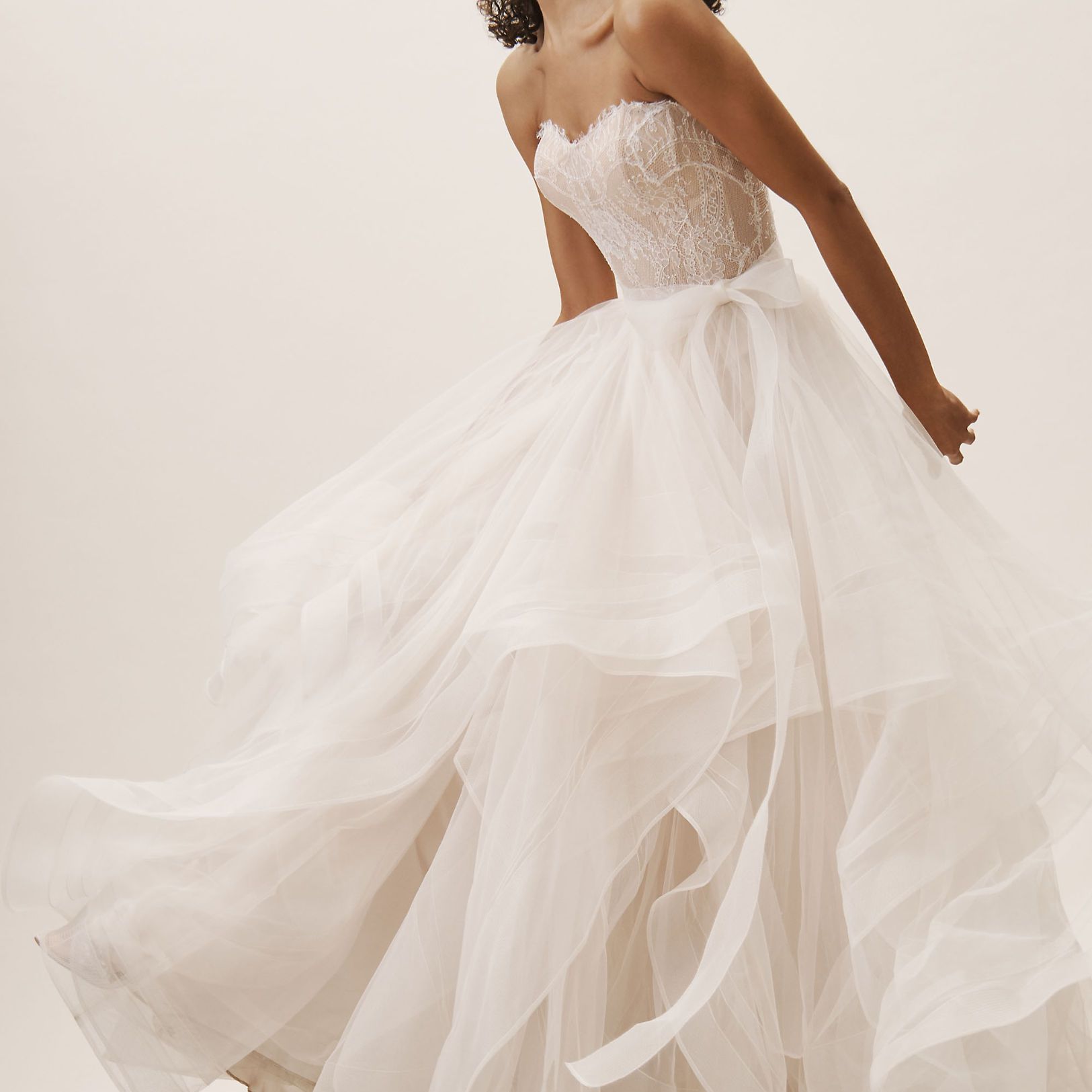 Watters Calliope束身上衣和Wtoo by Watters Effie短裙