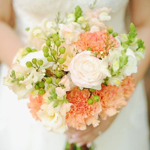 康乃馨婚礼花束