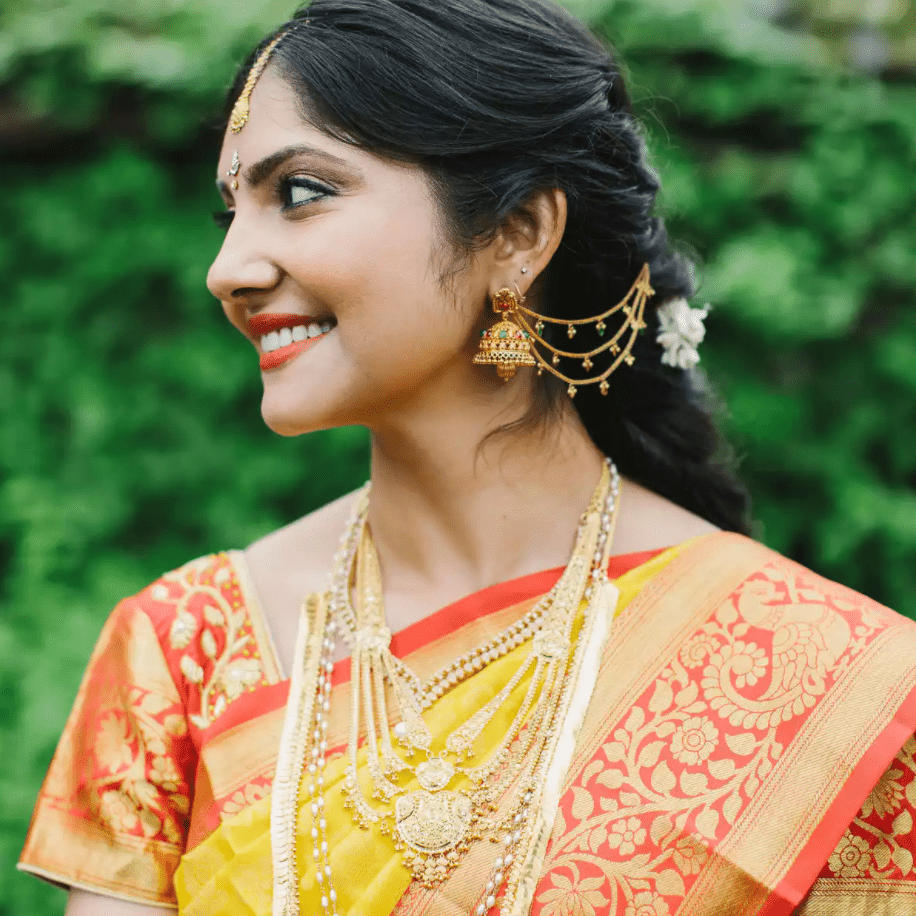 南亚新娘与灰褐色的眼影和充满活力的嘴唇