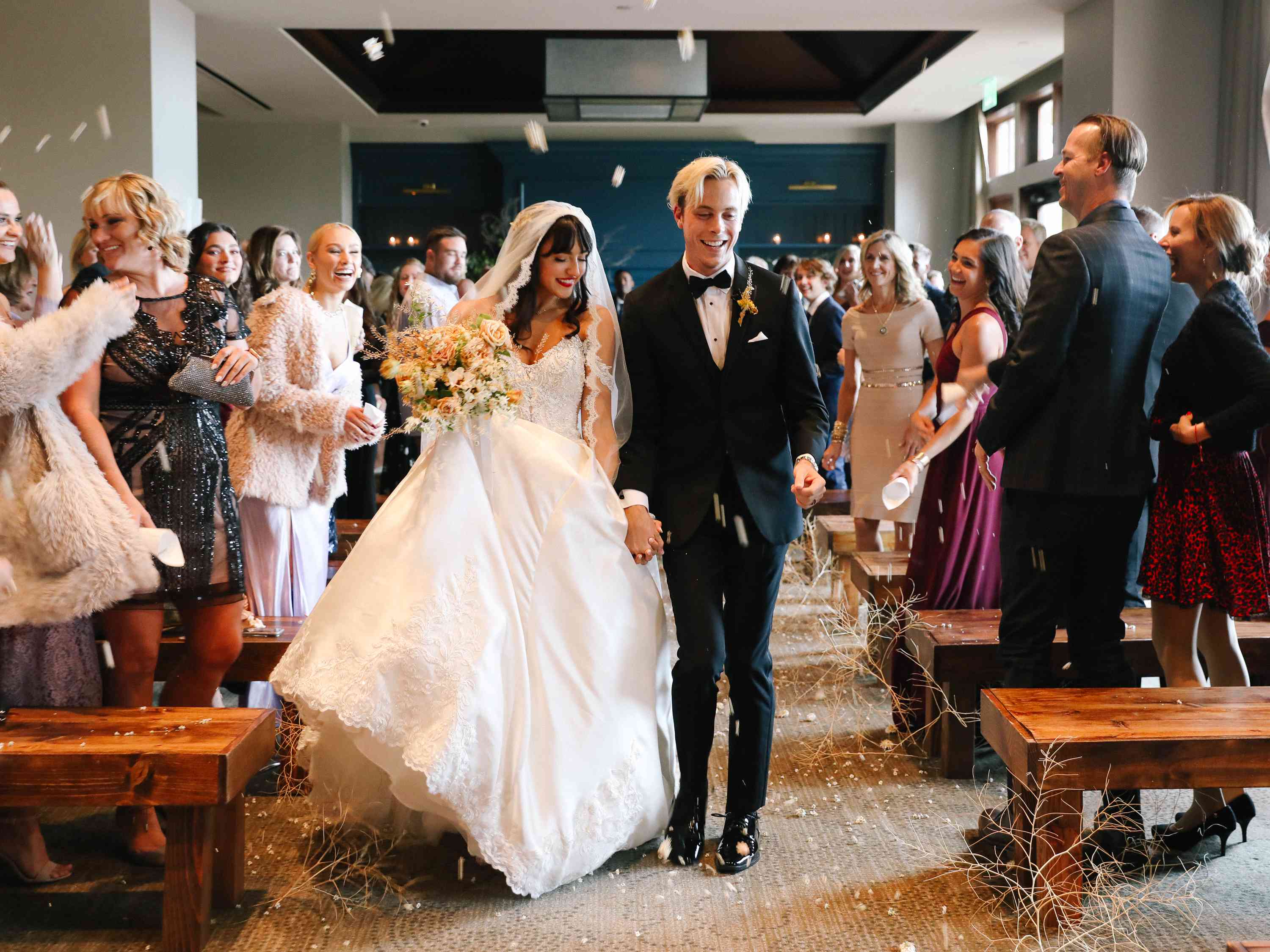 萨凡纳和瑞克的婚礼，仪式结束“class=