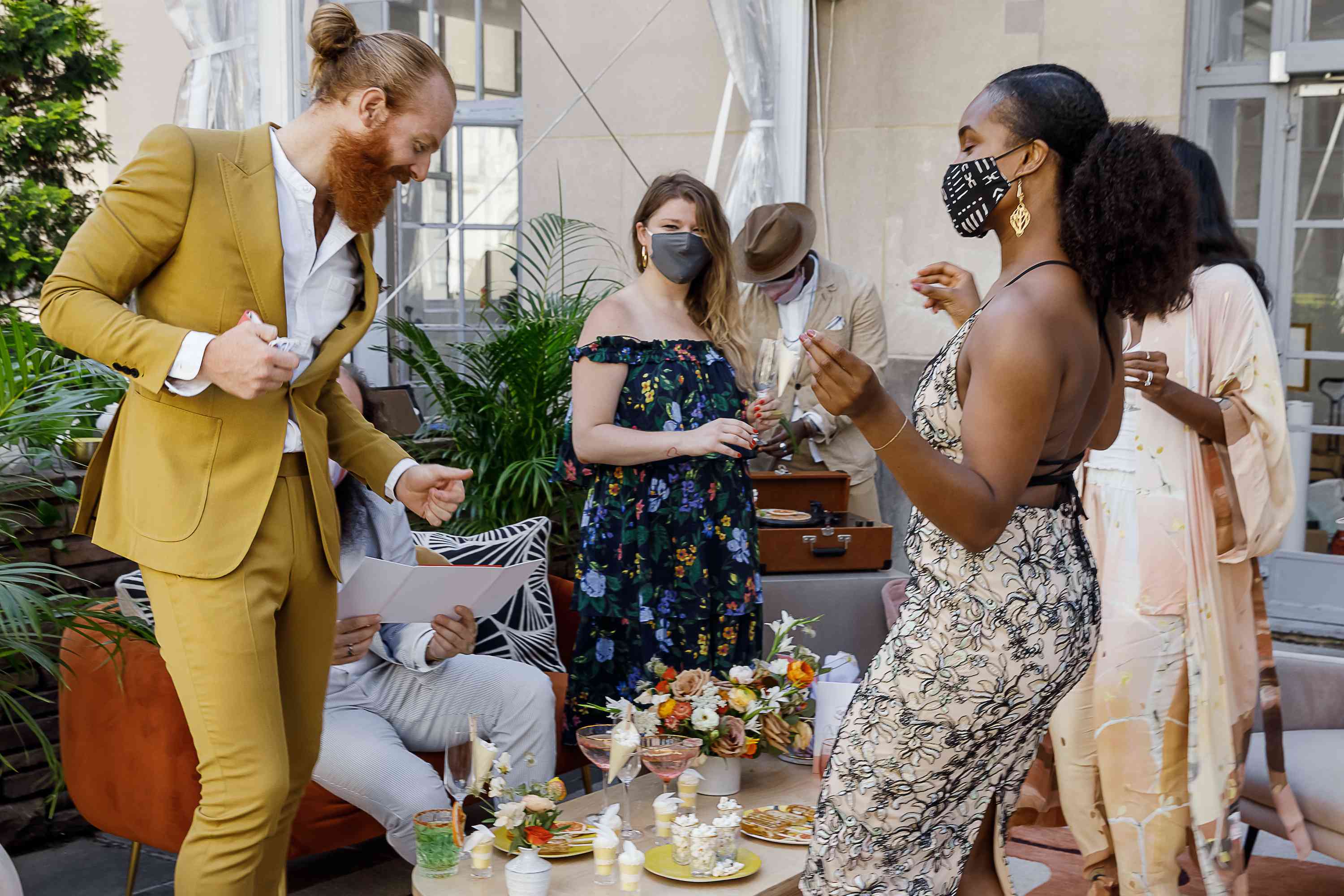 参加婚礼的客人