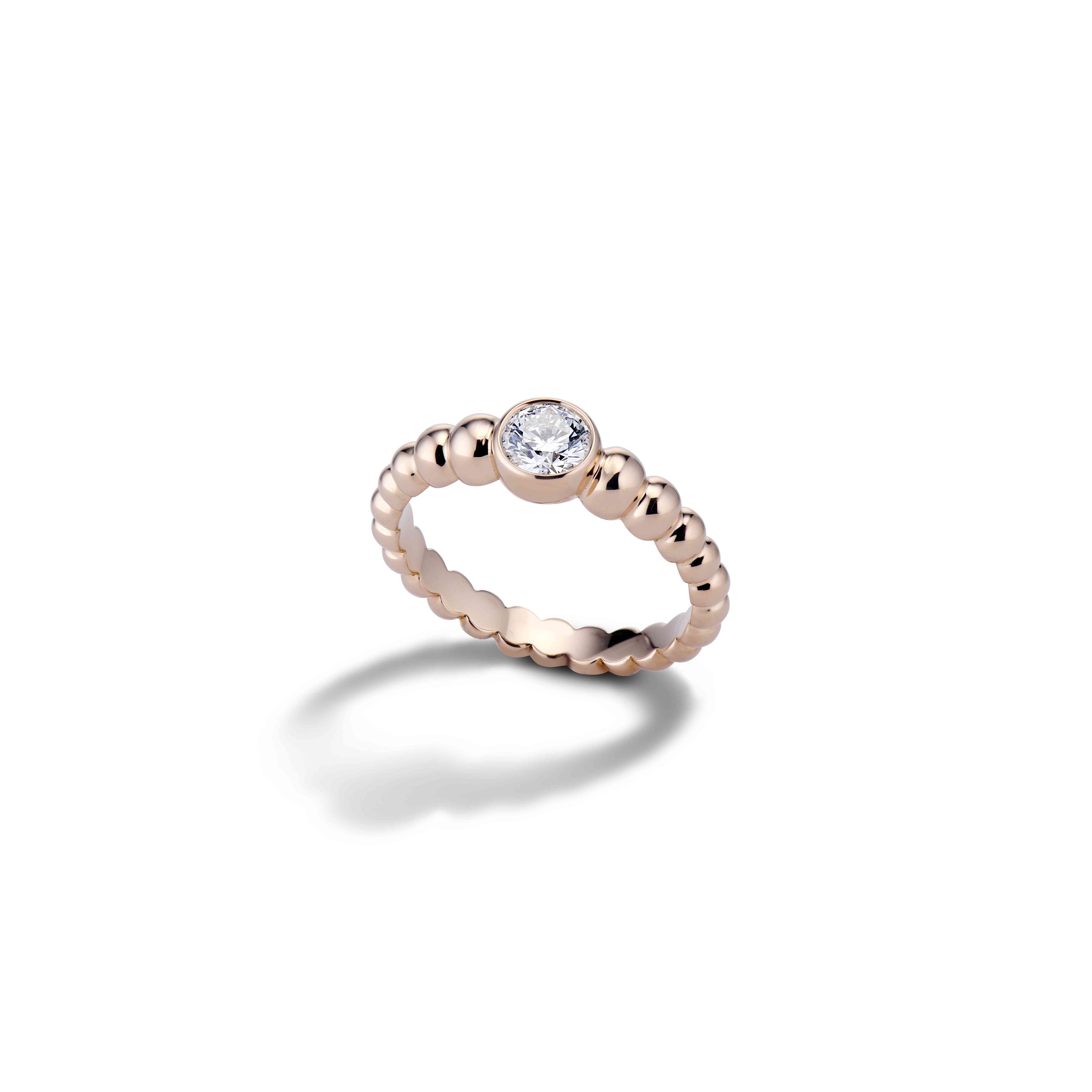 戴比尔斯，罗拉·芬赫斯特