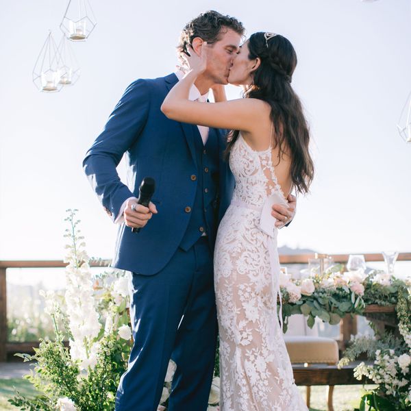 夫妻接吻“class=