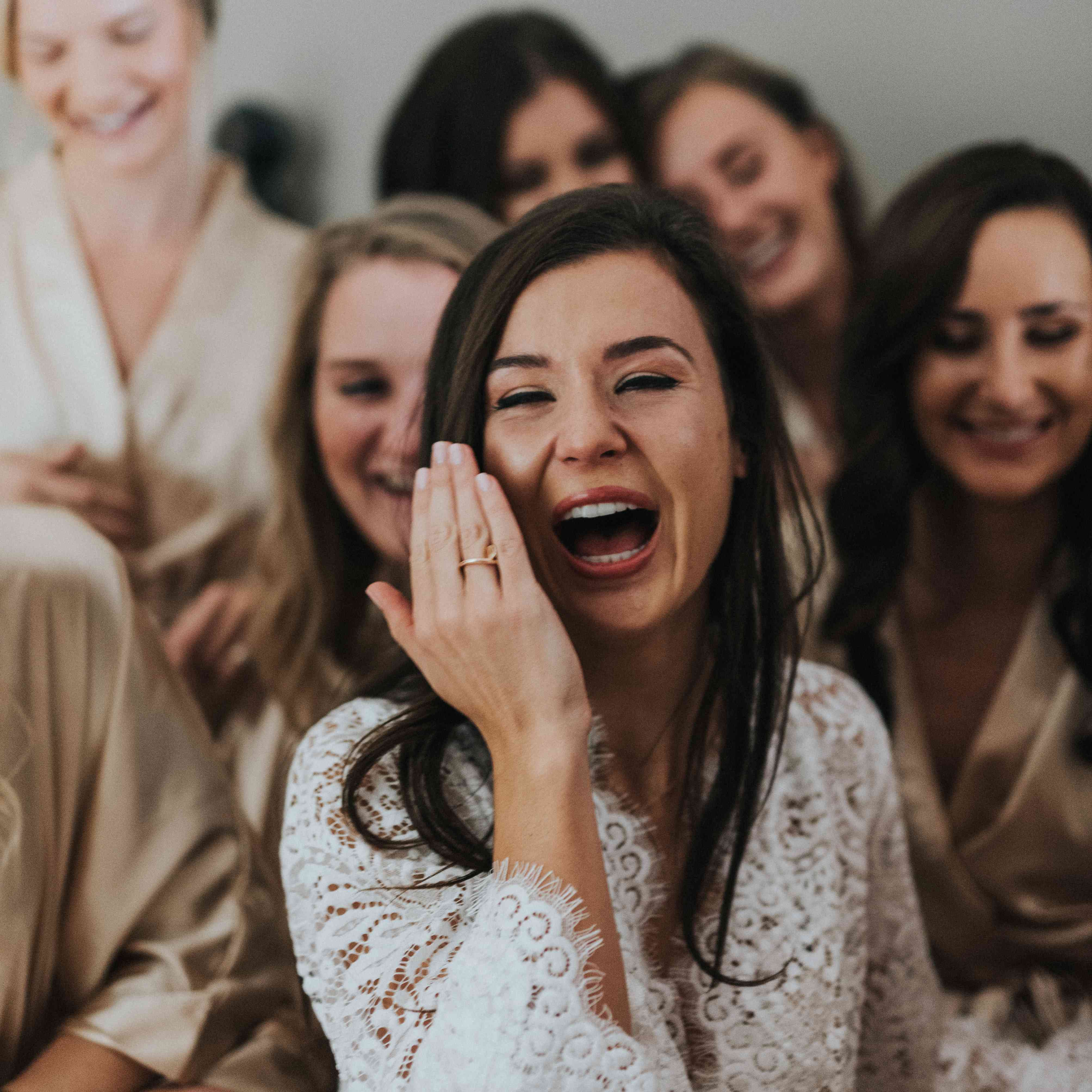 个性化的密歇根婚礼，新娘准备好了