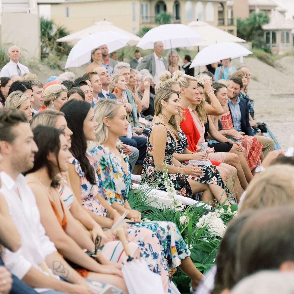 婚礼的客人”class=