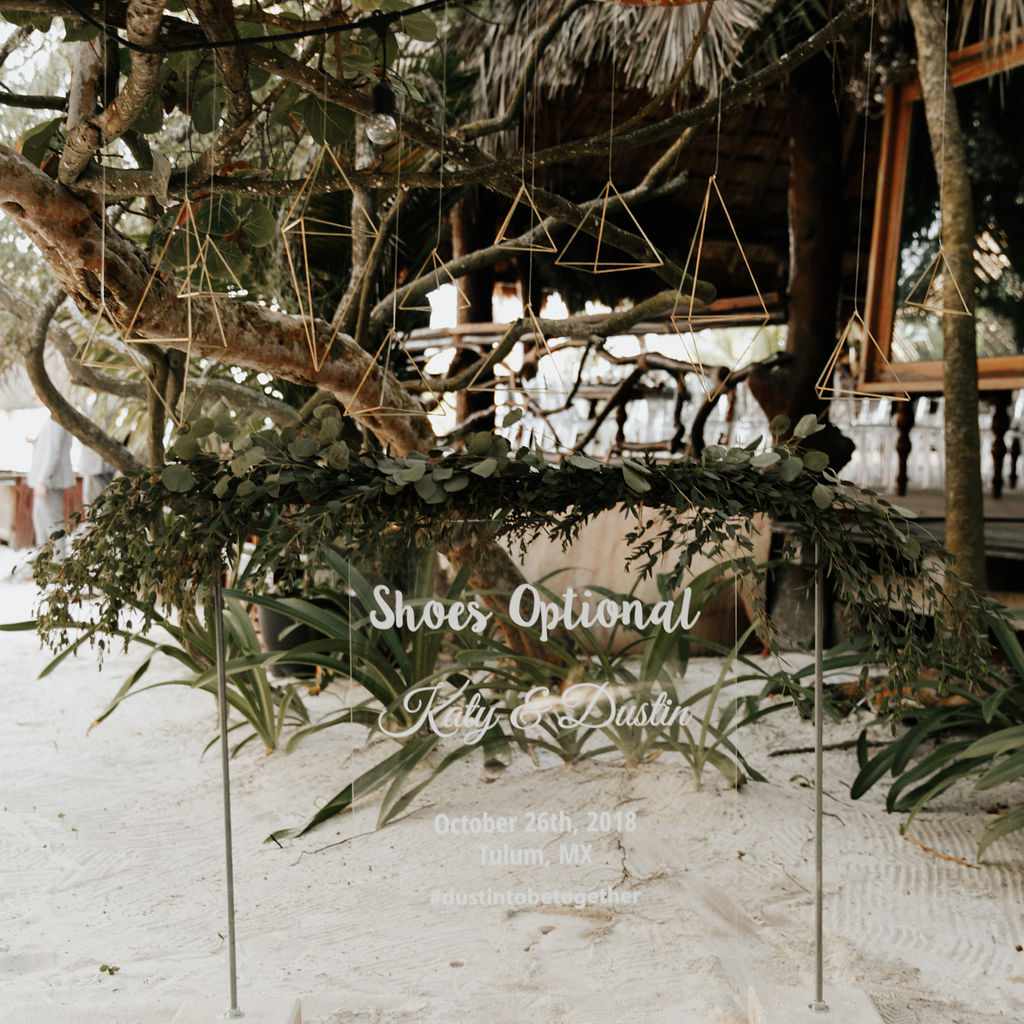 海滩上的鞋子可选标志