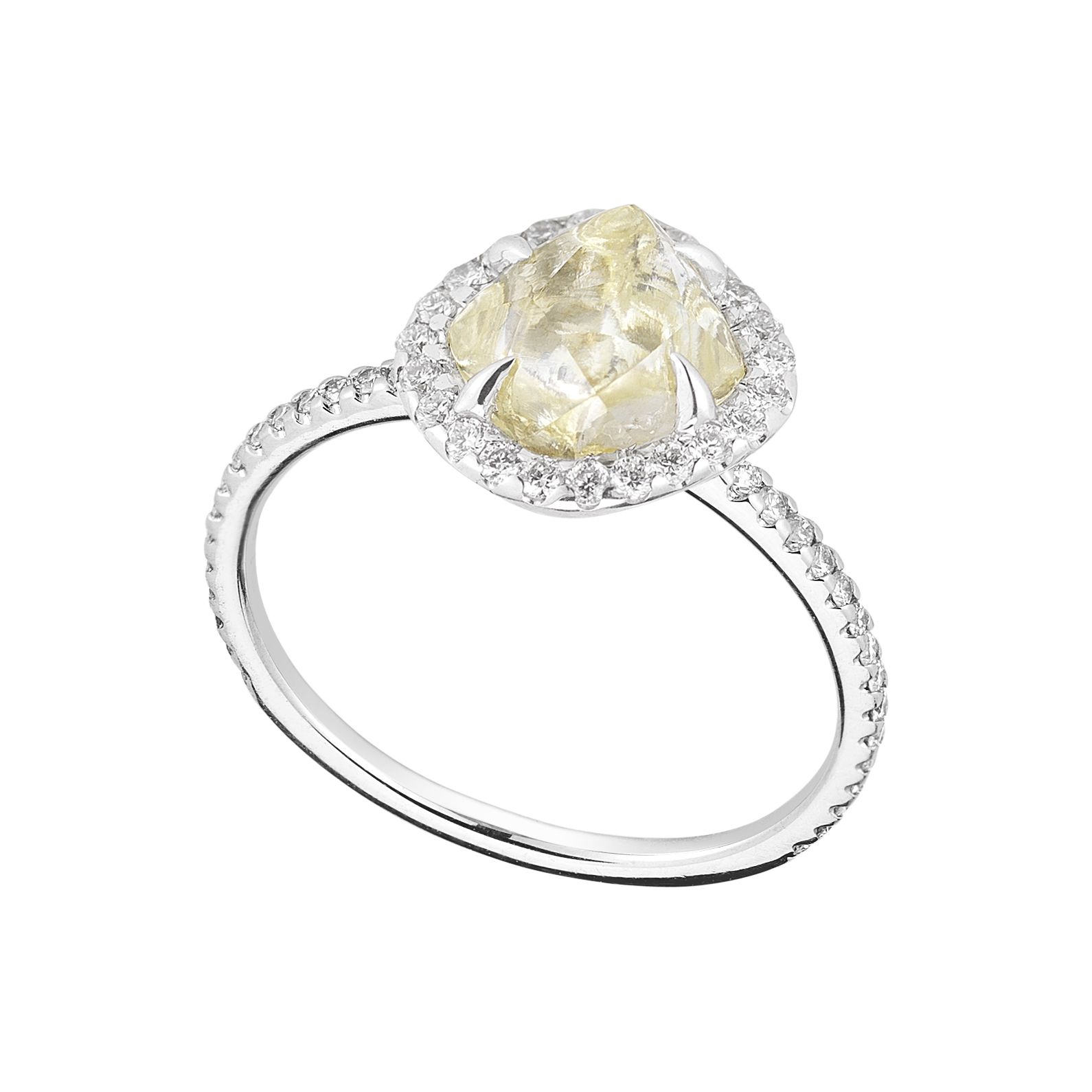 黄色清晰的原钻重音与微铺钻石在铂金