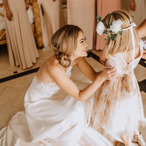 有花女孩的新娘