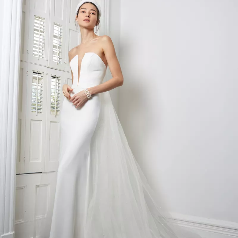 Willowby由沃特斯“class=