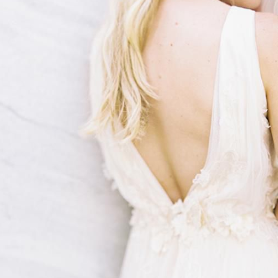 低，松散的马尾辫