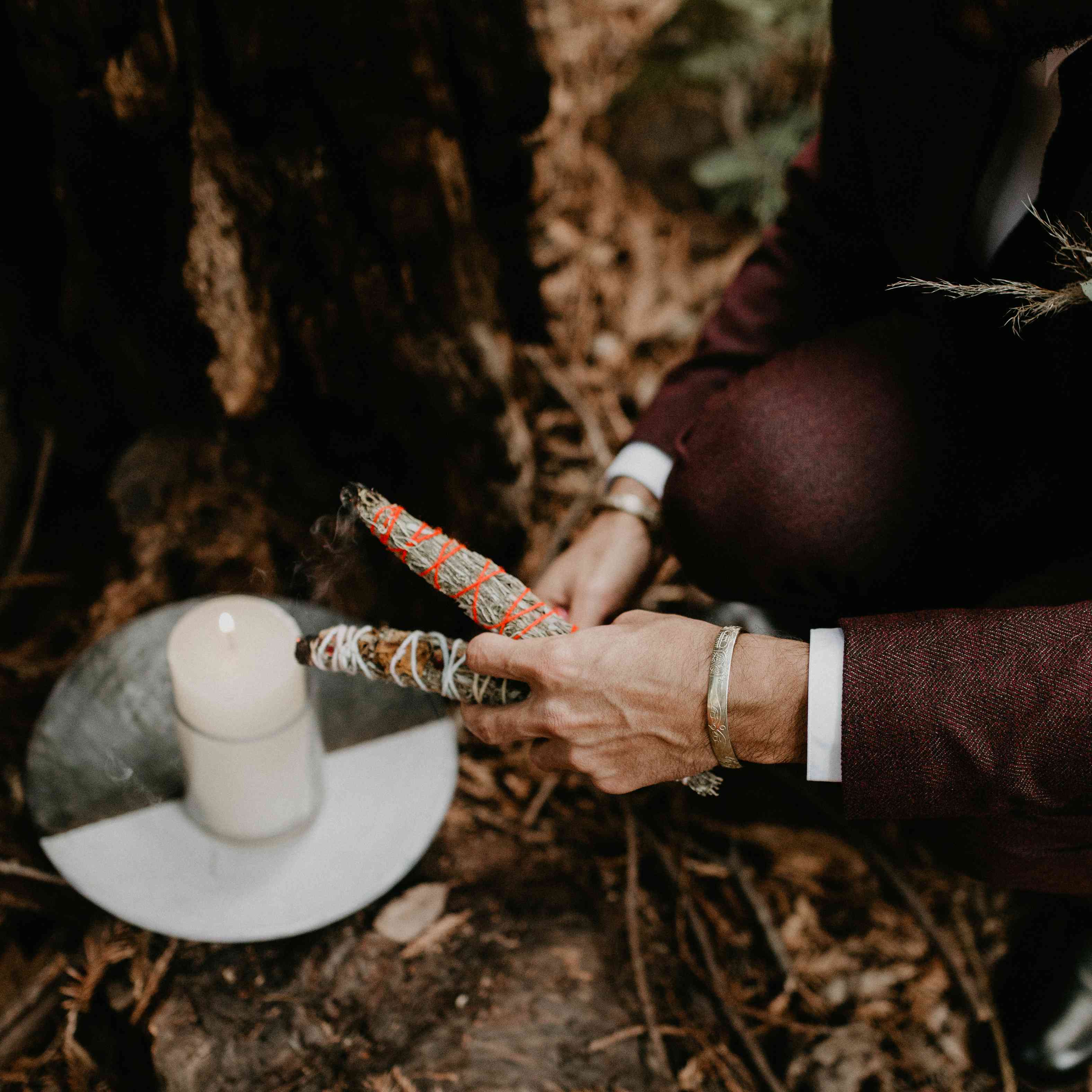 p鼠尾草涂抹棒和蜡烛</p><br><br>