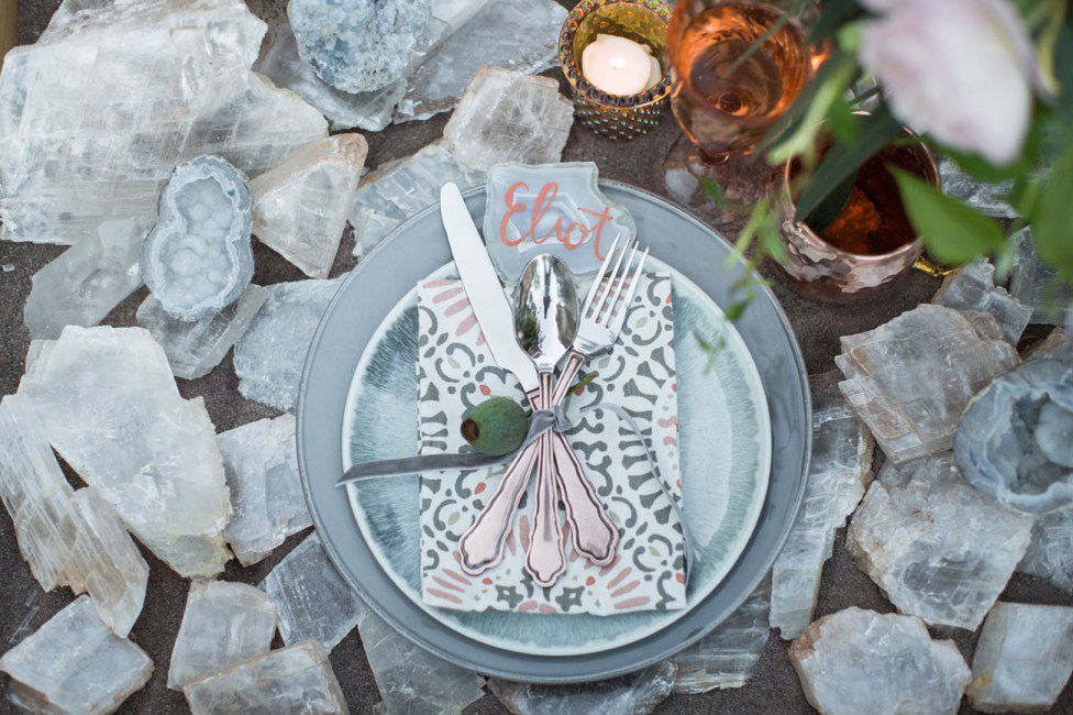 Shadowbox婚礼接待桌与土司