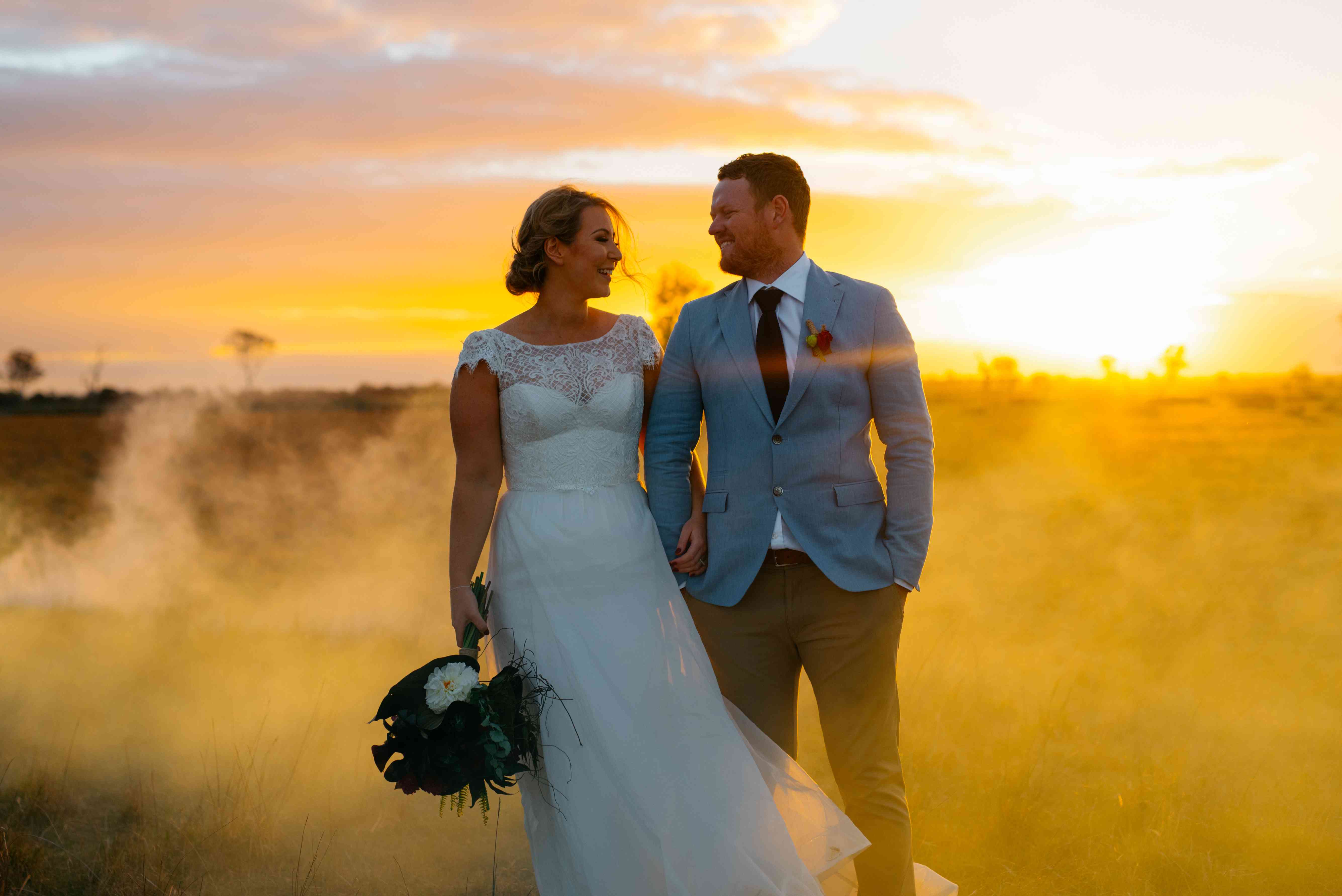 婚纱摄影有黄色烟雾弹