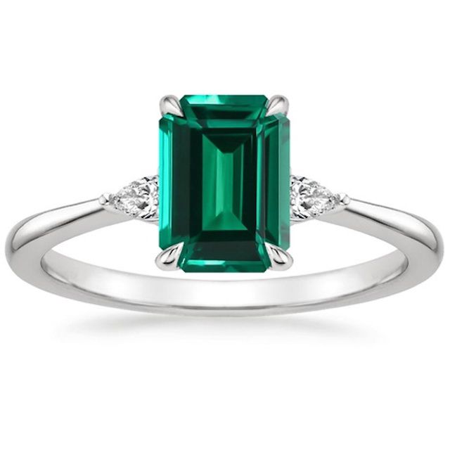 翡翠的订婚戒指ld乐动官网