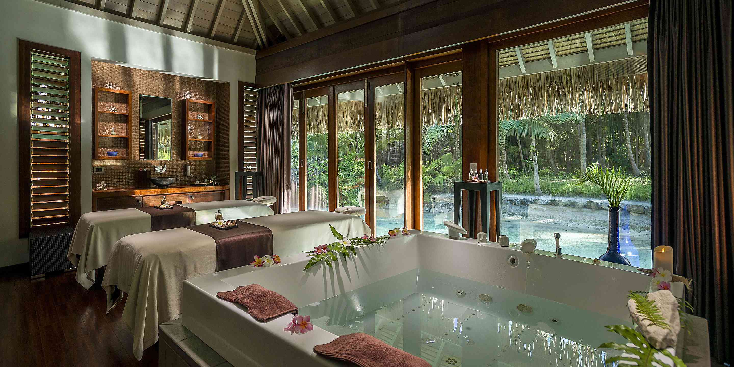 洲际波拉波拉度假村海水浴温泉