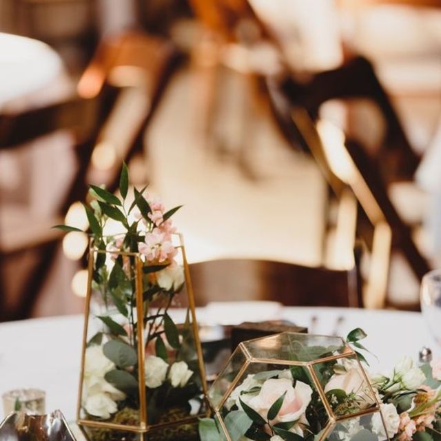 玻璃容器的婚礼装饰