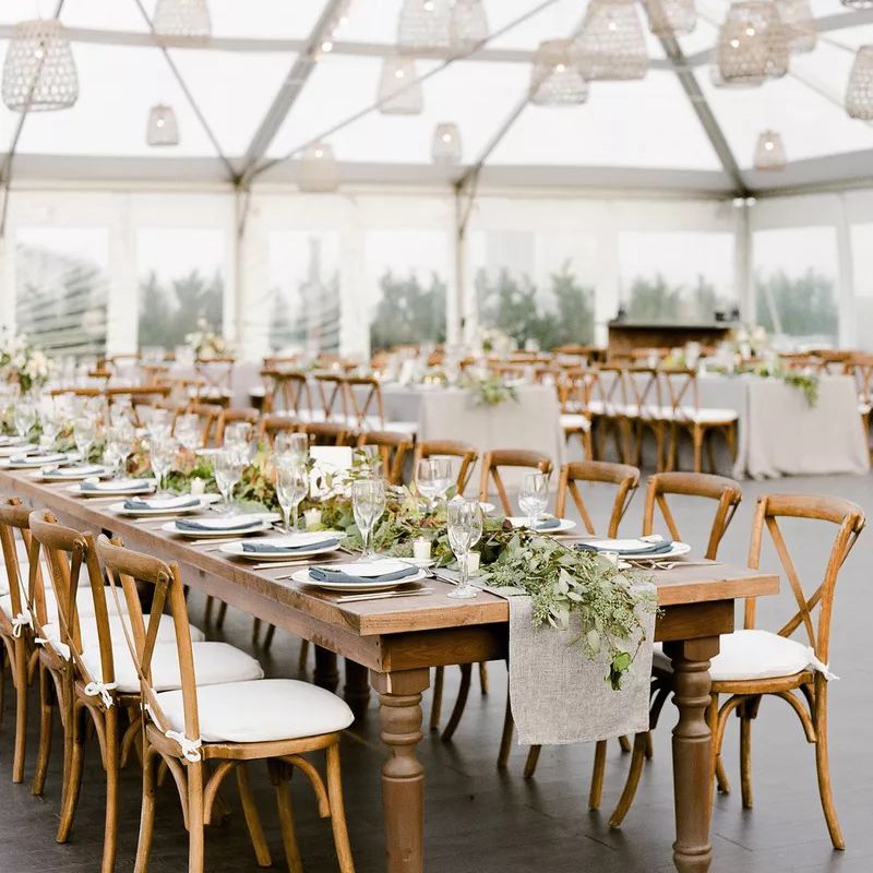 与海滩灯笼的结婚宴会