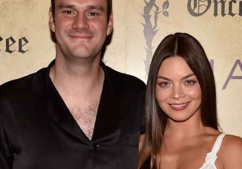 Cooper Hefner和Scarlett Bryne