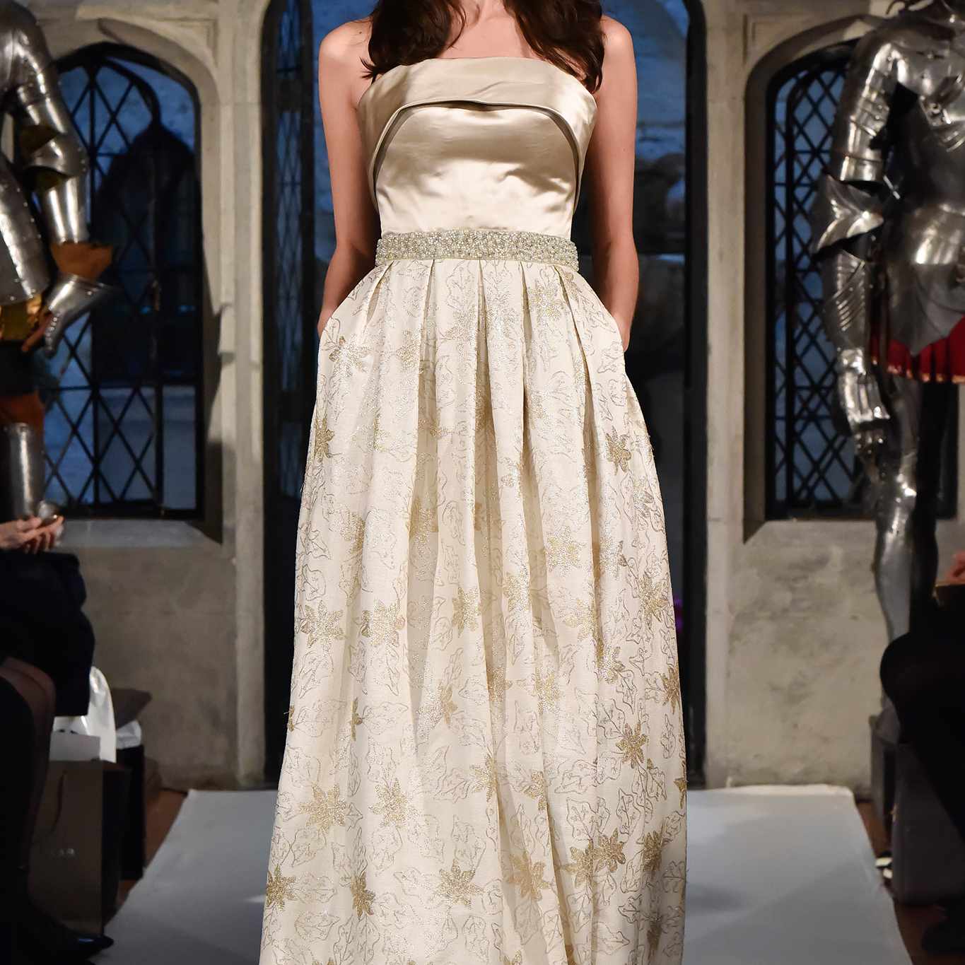 <P>的Oleg卡西尼婚纱弹簧2018 </ P>搜索结果